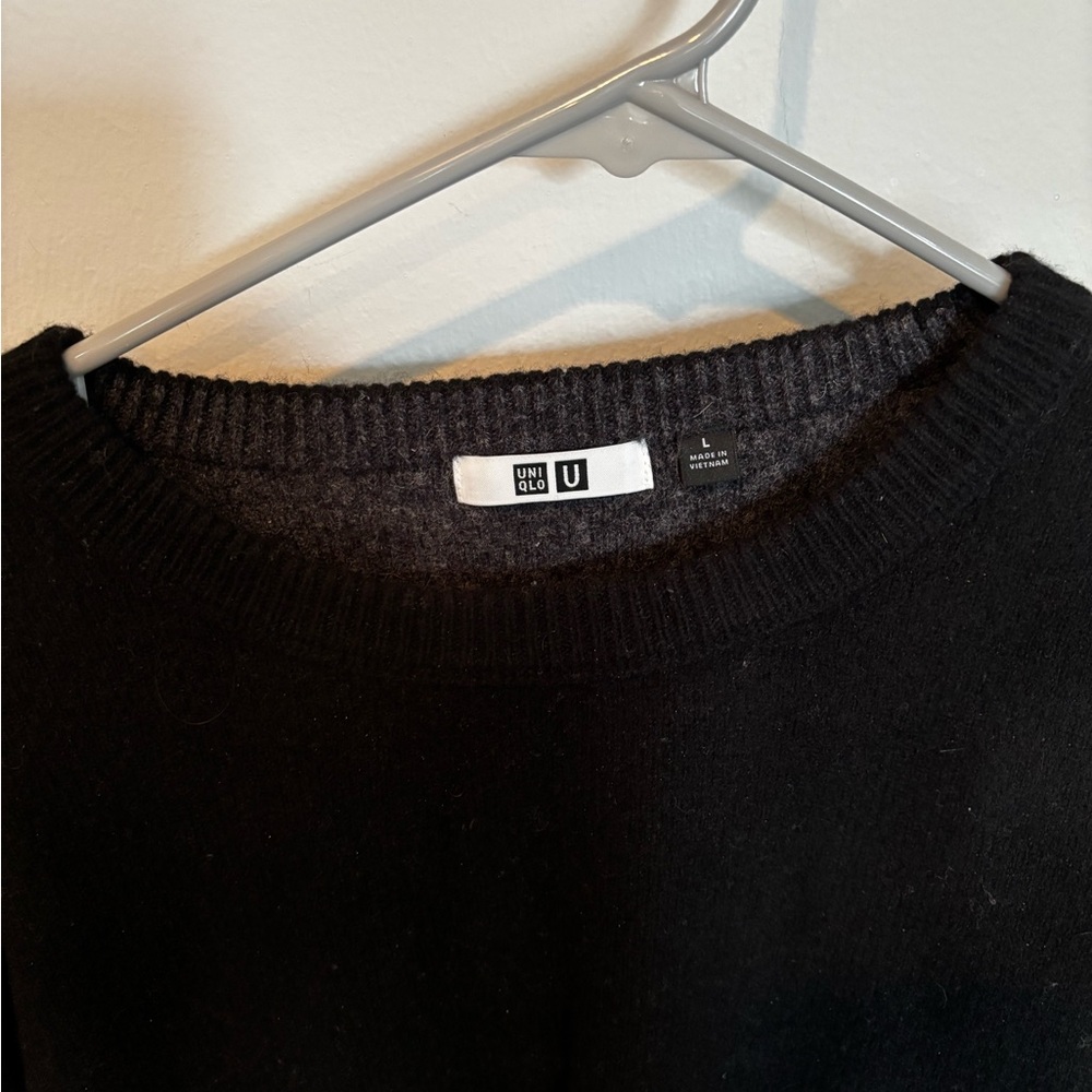 Uniqlo Men's Black Sweater